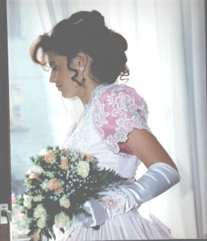 Primo piano di Katia vestita da matrimonio